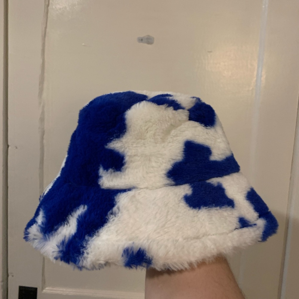 Fuzzy Bucket Hat Set